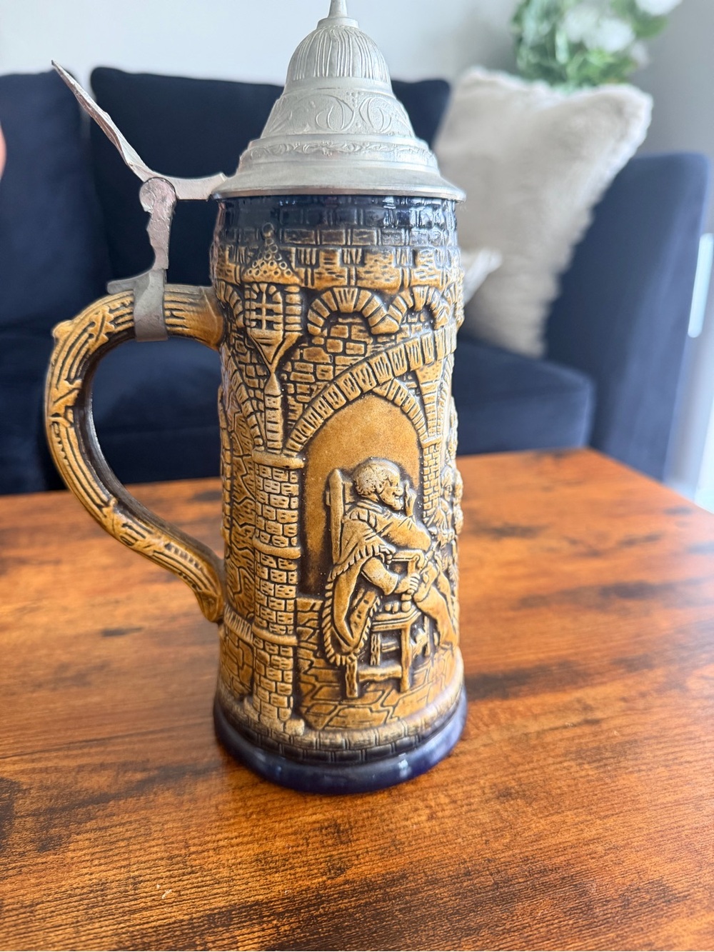 Vintage-Style Ceramic Beer Stein in Antique Gold and Black